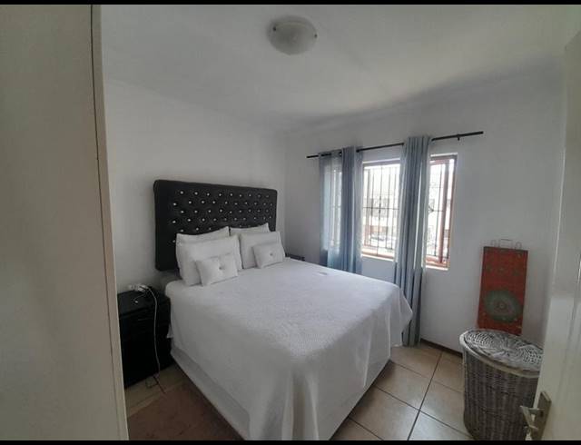 1 BEDROOM APARTMENT FOR SALE IN HESTEAPARK